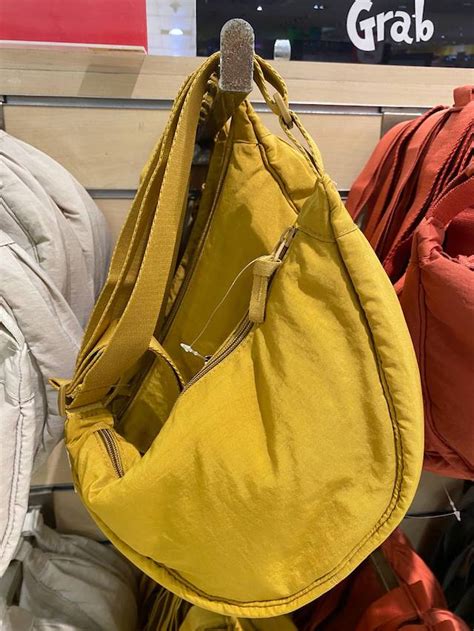 uniqlo bum bag dupe